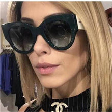 Load image into Gallery viewer, Luxury Round Sunglasses
